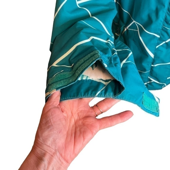 Billabong Ladies Ski Jacket - Size Small - I take a Medium and it fits me. - Picture 7 of 13